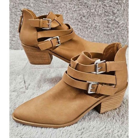 NEW DV Dolce Vita Ombree Double Buckle Booties Stacked Heel Boots‎ Pointed Toe 9 - Picture 1 of 6